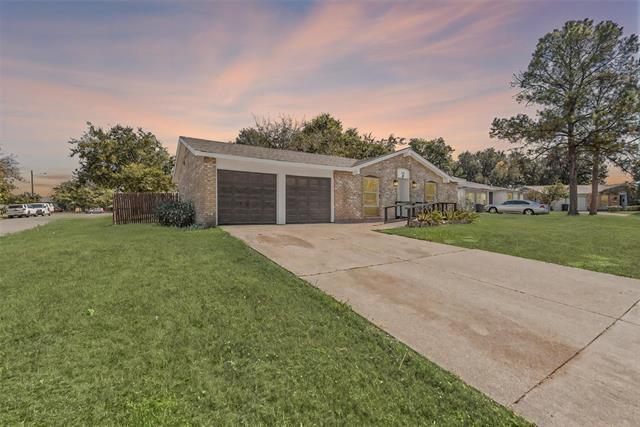 306 Asbury Cir in Euless, TX - Building Photo - Building Photo