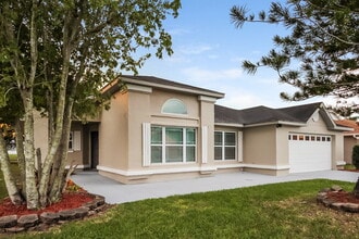 240 Satinwood Cir in Kissimmee, FL - Building Photo - Building Photo