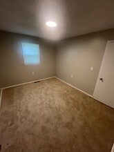 230 NE 85th Rd in Warrensburg, MO - Building Photo - Building Photo