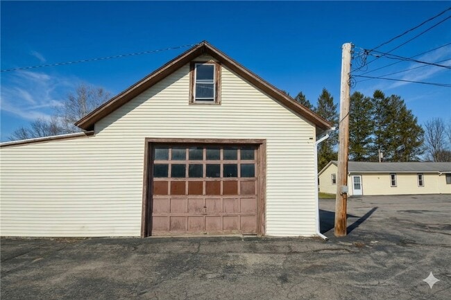 4395 Fairport Nine Mile Point Rd in Fairport, NY - Building Photo - Building Photo