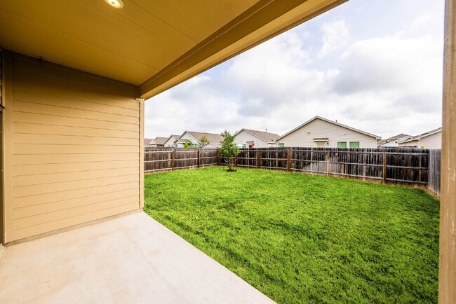 10535 Margarita Loop in Converse, TX - Foto de edificio - Building Photo