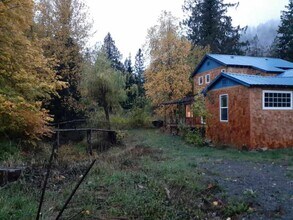 19804 S Latour Creek Rd in Cataldo, ID - Building Photo - Building Photo