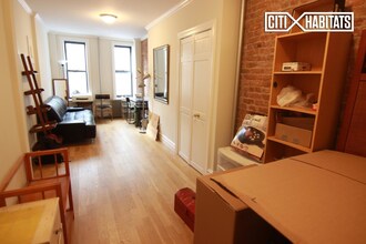 317 E 5th St-Unit -1A in New York, NY - Building Photo - Building Photo