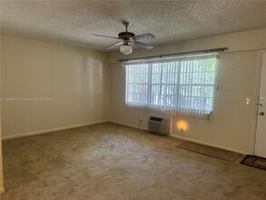 200 SW 132nd Way in Pembroke Pines, FL - Building Photo - Building Photo