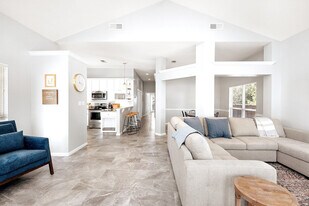 4618 Windstarr Dr in Destin, FL - Building Photo