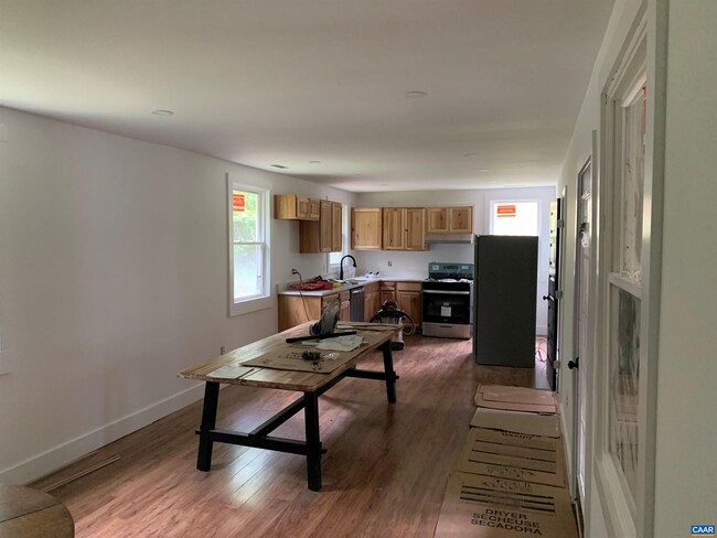 3445 Simmons Gap Rd in Free Union, VA - Foto de edificio - Building Photo