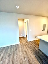 2330 Yakima Ct, Unit E204 in Tacoma, WA - Foto de edificio - Building Photo