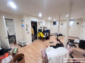 12 Dean Rd, Unit GA in Brookline, MA - Building Photo