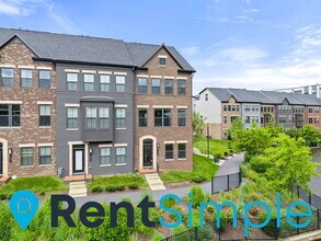 13228 Lake Waterview Wy in Herndon, VA - Building Photo - Building Photo