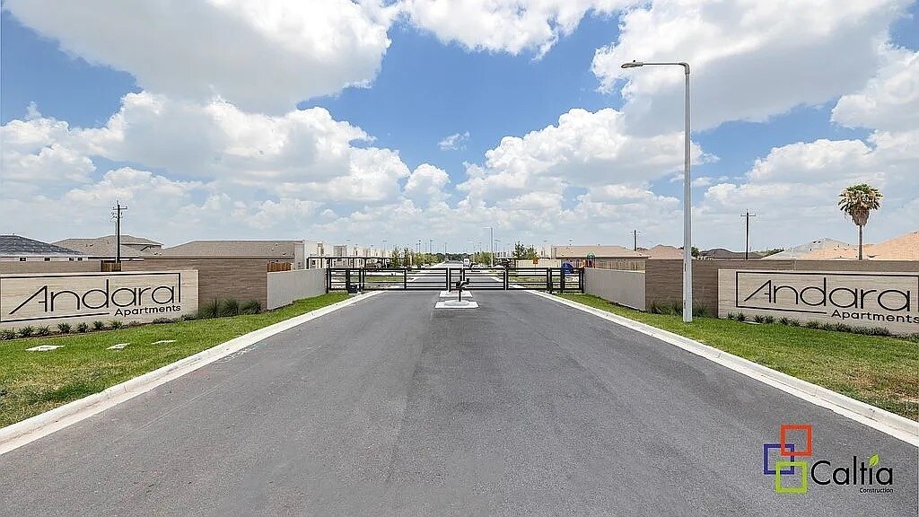 3317 Duke Ave, Unit 1 in McAllen, TX - Foto de edificio