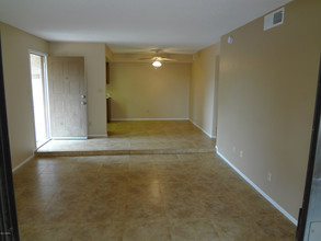 6480 N 82nd St-Unit -1102 in Scottsdale, AZ - Foto de edificio - Building Photo