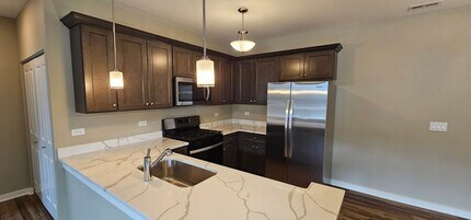 410 Timber Pointe Dr in Joliet, IL - Building Photo - Building Photo