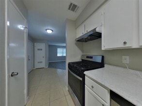 11054 Spottswood Dr in Houston, TX - Building Photo - Building Photo