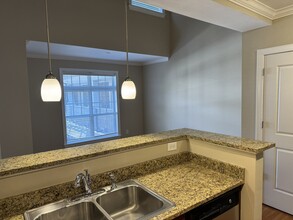 301 E Tremont Ave, Unit 3rd Floor in Charlotte, NC - Foto de edificio - Building Photo