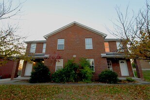 561 Hampton Way, Unit 1 in Richmond, KY - Building Photo