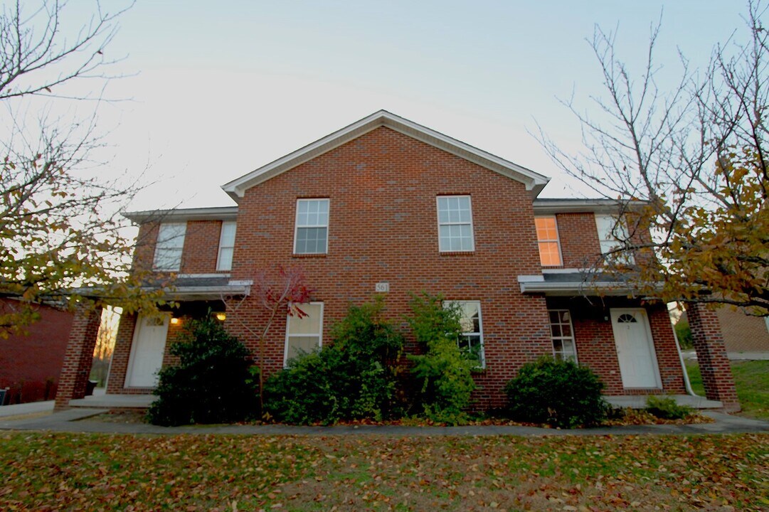 561 Hampton Way, Unit 1 in Richmond, KY - Building Photo