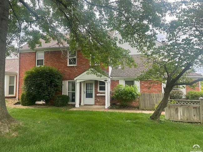 property at 1501 Crossgate Dr
