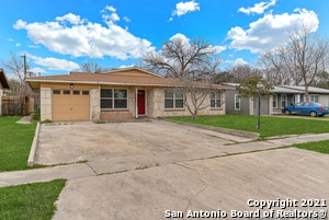 615 Burwood Ln in San Antonio, TX - Building Photo - Building Photo