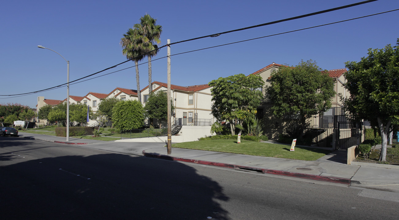 Bel Air Manor Apartments in Anaheim, CA - Building Photo