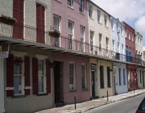 837 Burgundy St in New Orleans, LA - Building Photo - Building Photo