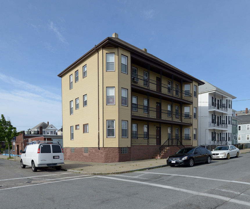 106 Tinkham St in New Bedford, MA - Building Photo