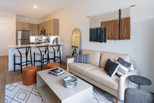 Tapestry Station in Evanston, IL - Building Photo