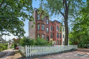 311 East Capitol St SE, Unit A in Washington, DC - Building Photo