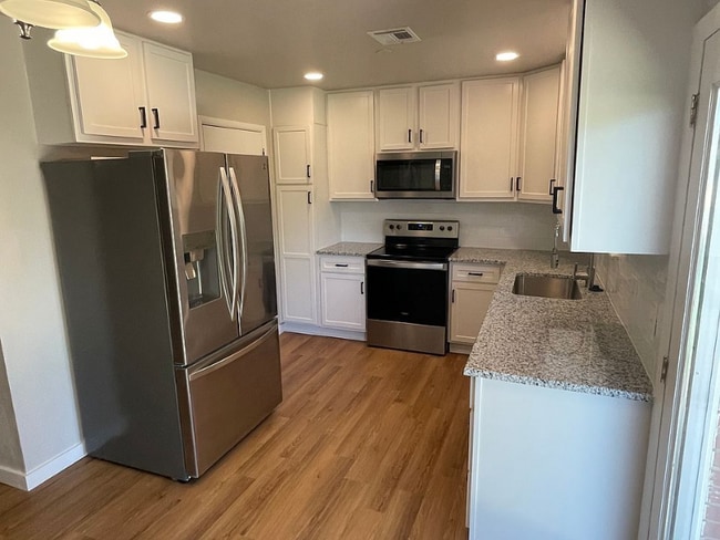 1117 W Woodlane Dr in Midwest City, OK - Building Photo - Building Photo