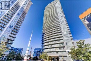 70 Forest Manor Rd in Toronto, ON - Building Photo