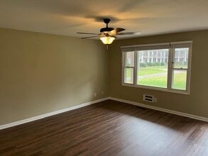 102 Boyd Dr in Flat Rock, NC - Building Photo - Building Photo