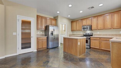 9412 Teton Ridge Ave in Las Vegas, NV - Building Photo - Building Photo