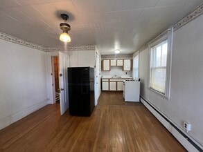 74 Otis St, Unit 2 in Cambridge, MA - Building Photo - Building Photo