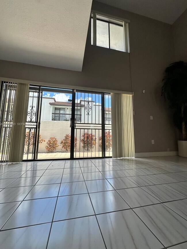 1251 SW 124th Ct in Miami, FL - Building Photo - Building Photo