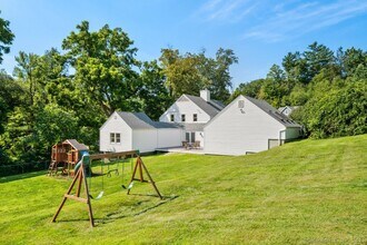 120 Obtuse Hill Rd in Brookfield, CT - Building Photo - Building Photo
