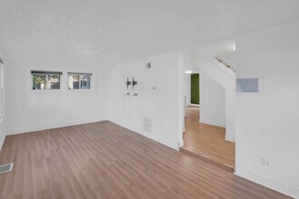 120 W Ashland Ave in Louisville, KY - Building Photo - Building Photo