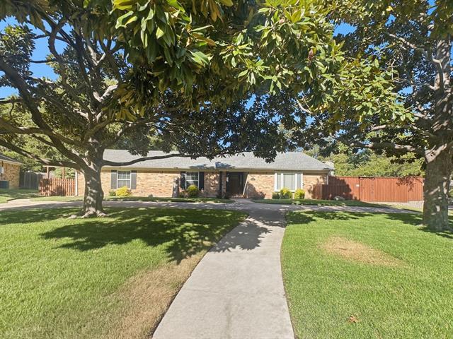 property at 1100 Navaho Trail