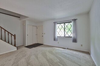 465 Dartmouth Cir in Cincinnati, OH - Building Photo - Building Photo