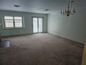 37 Lawton Brook Ln in Portsmouth, RI - Building Photo - Building Photo