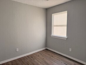 404 SW 24th St in Lawton, OK - Building Photo - Building Photo