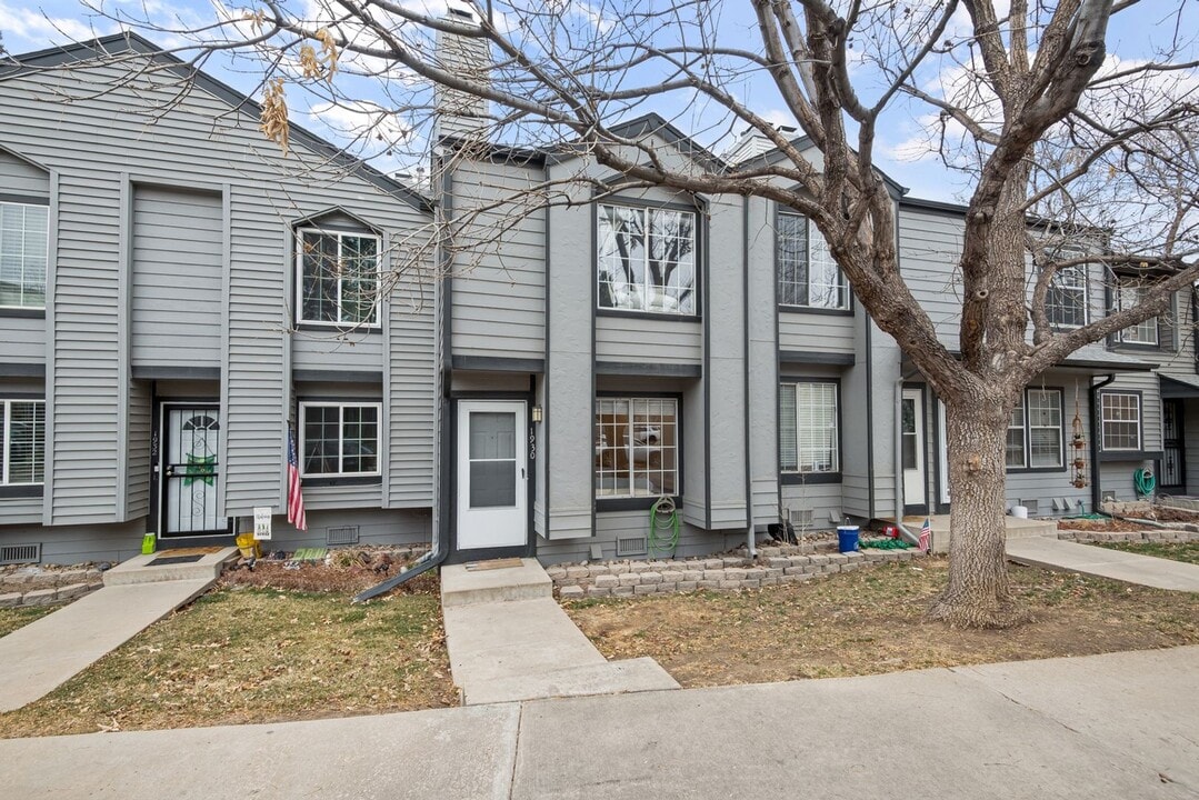 1930 Newland Ct in Lakewood, CO - Building Photo