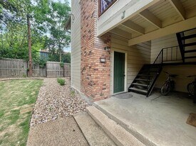 421 W San Antonio St in San Marcos, TX - Building Photo