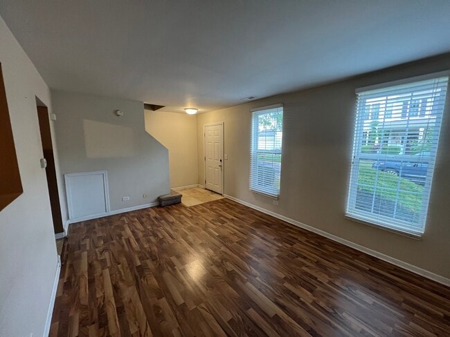 1645 Victoria Park Cir in Aurora, IL - Building Photo - Building Photo