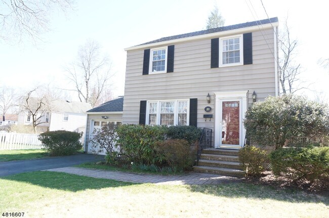 21 Bennington Rd in Livingston, NJ - Building Photo - Building Photo