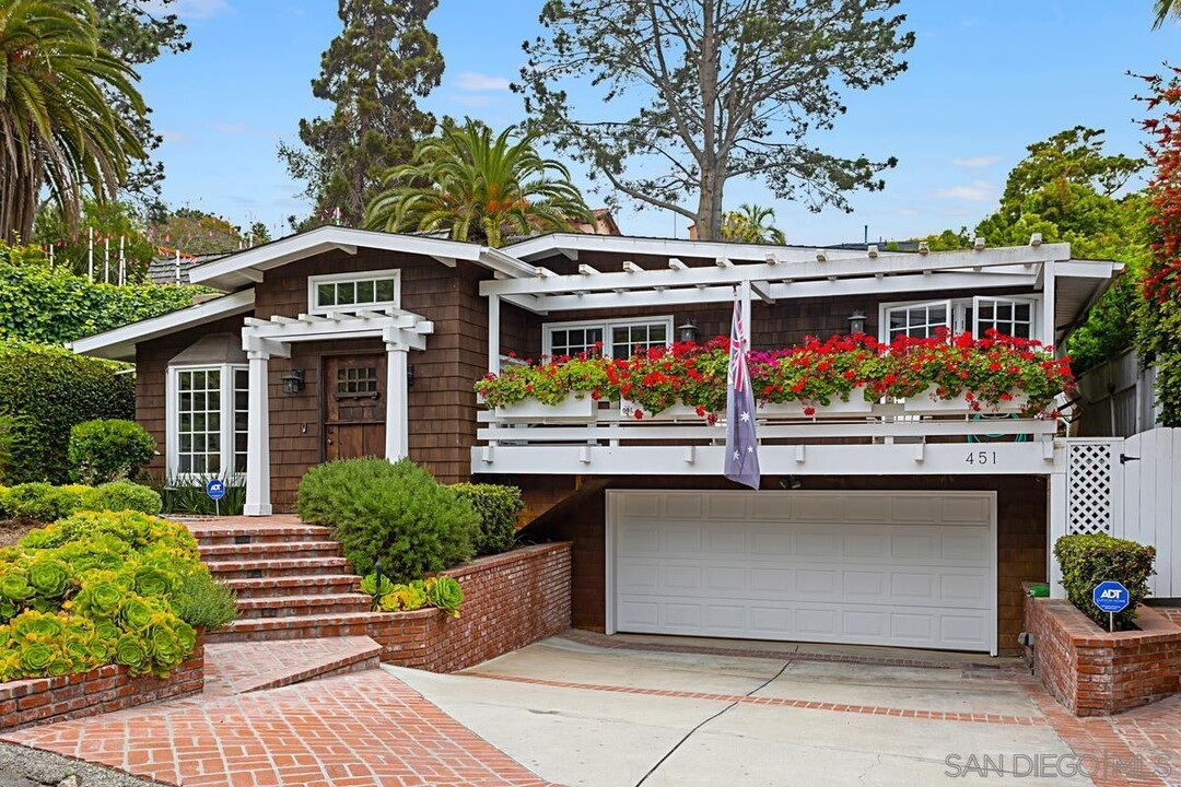 451 Zuni Dr in Del Mar, CA - Building Photo