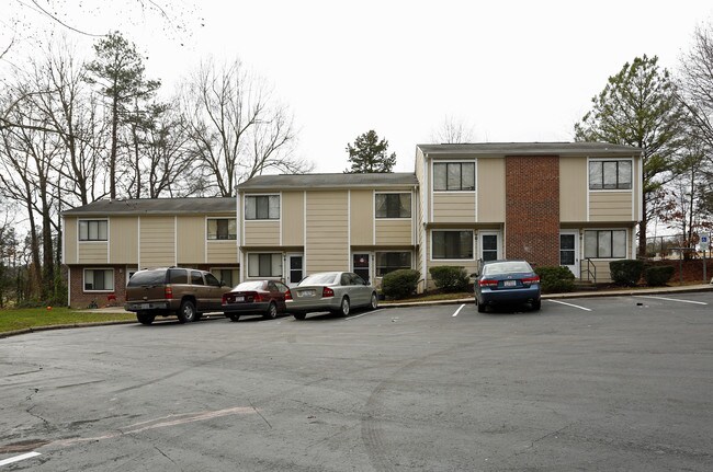 Crestview Apartments in Durham, NC - Building Photo - Building Photo