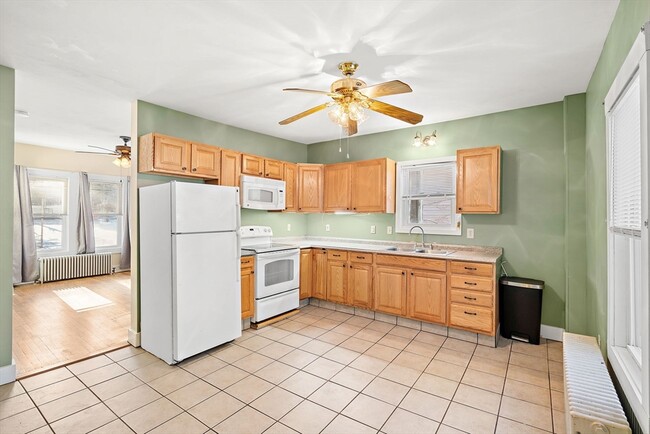 78 Essex St in Marlborough, MA - Foto de edificio - Building Photo