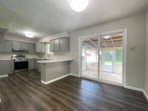 1932 S Broadway Ave in Springfield, MO - Building Photo - Building Photo