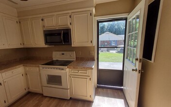 2099 Pinewood Rd in Sumter, SC - Building Photo - Building Photo