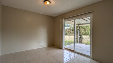 4536 Ballentine Ct in Lakeland, FL - Building Photo - Building Photo