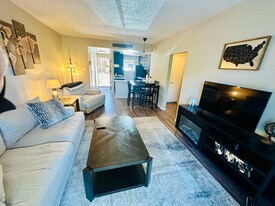 6125 E Indian School Rd, Unit 109 in Scottsdale, AZ - Building Photo